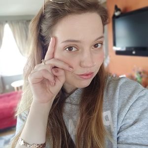 It's ya girl, Chelsea ✌️